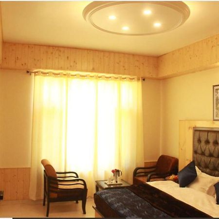 Hotel Bodh International Manāli Zewnętrze zdjęcie
